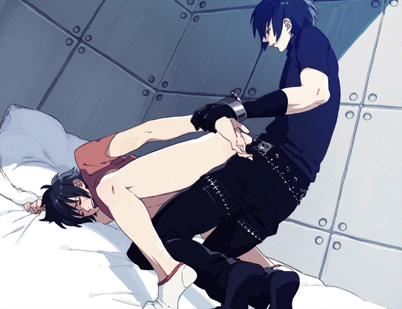 2boys akira akira_(togainu_no_chi) anal bed black_hair bottomless closed_eyes gloves multiple_boys nitro+_chiral open_mouth saliva sex shiki shiki_(togainu_no_chi) sweatdrop togainu_no_chi yaoi