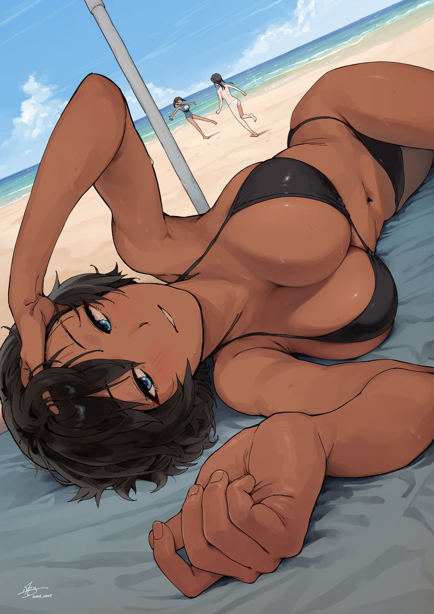 3girls, absurd res, artist signature, beach, bikini, black bikini, black hair, blue eyes, blush, breasts, cleavage, gaki kyonyuu, hand in hair, highres, kaedeko (kaedelic), looking at viewer, lying, lying on side, multiple girls, navel, ocean, on side, original, outdoors, sasaki kei (kaedeko), short hair, sky, smile, sweat, swimsuit, tan, tan skin, tomboy