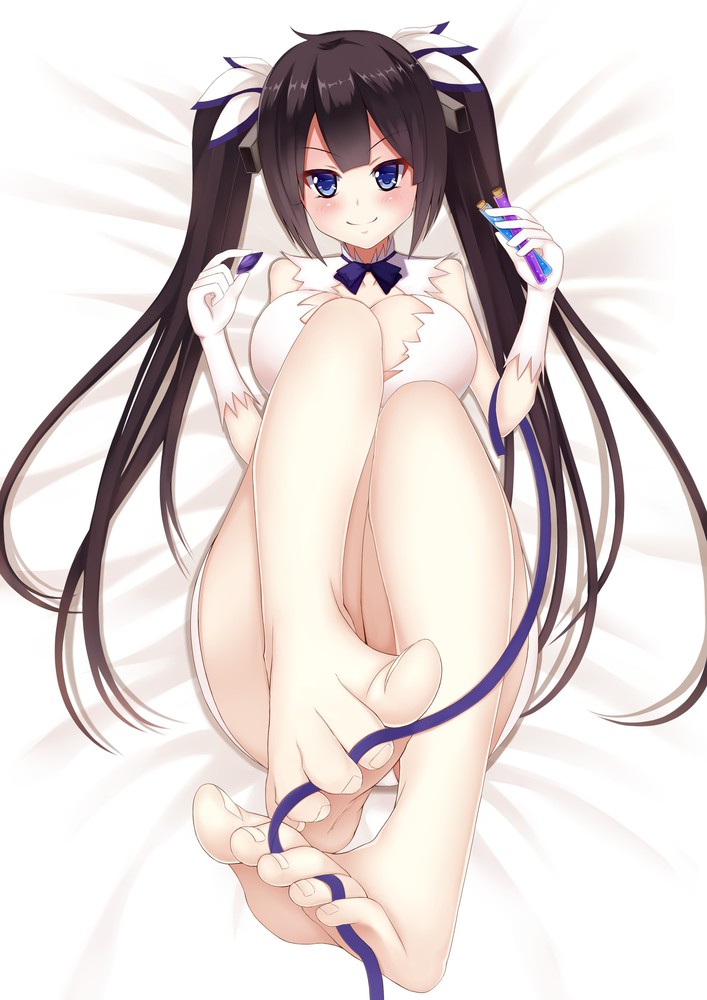 barefoot between_toes black_hair blue_eyes breasts dungeon_ni_deai_wo_motomeru_no_wa_machigatteiru_darou_ka feet feet_up foot_fetish foot_hold hestia_(danmachi) large_breasts legs_up looking_back otono_fei smile soles toes white_gloves wiggling_toes