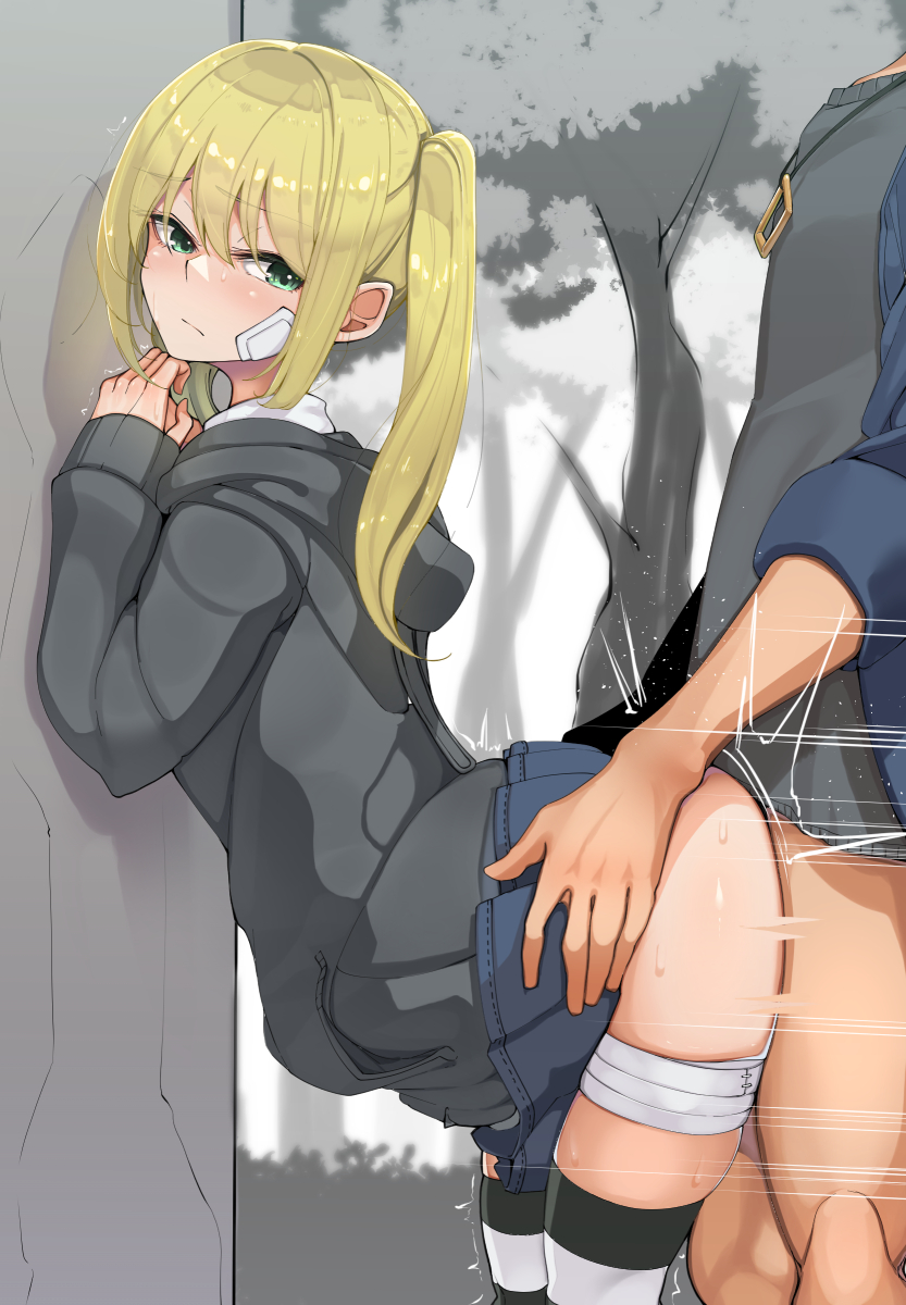 1boy against_wall bandages bandaid bandaid_on_face blonde_hair blue_skirt blush closed_mouth doggy_style eyebrows_visible_through_hair female green_eyes hanazawa_suou highres hood hoodie joshi_kousei_no_mudazukai looking_back medium_hair no_panties sex sex_from_behind shiny shiny_hair shiny_skin skirt skirt_lift speed_lines standing standing_sex striped striped_legwear sweat sweater thighhighs tree trembling twintails vaginal_penetration yamamoto_minami