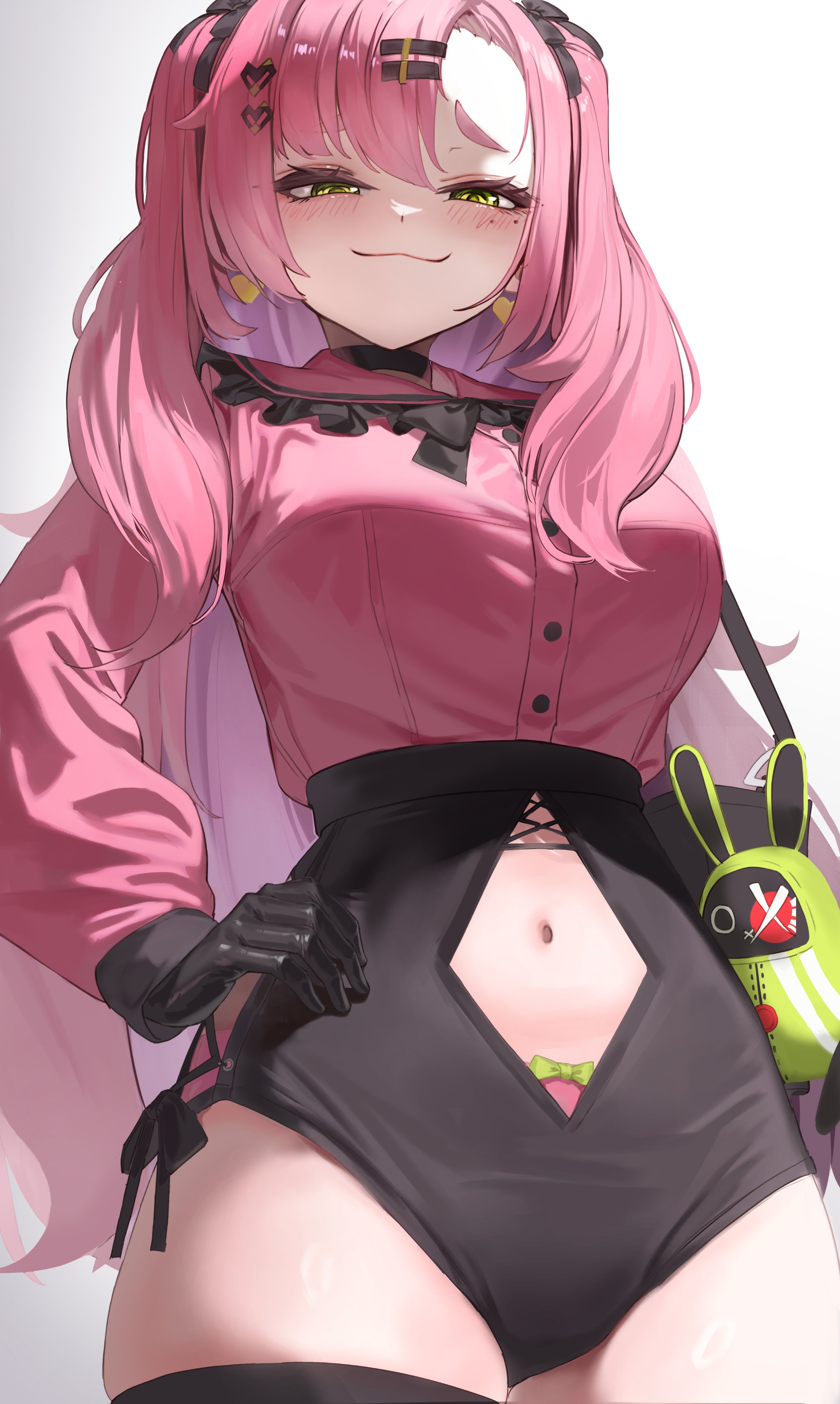 1girl, absurdres, alternate costume, amillion (zenless zone zero), black gloves, black shorts, black thighhighs, blush, breasts, closed mouth, clothing cutout, commentary request, gloves, green eyes, hair ornament, hairclip, highres, long hair, long sleeves, looking at viewer, mole, mole under eye, navel, nicole demara, pink hair, pink shirt, shirt, shorts, simple background, smile, smug, solo, thighhighs, white background, zenless zone zero