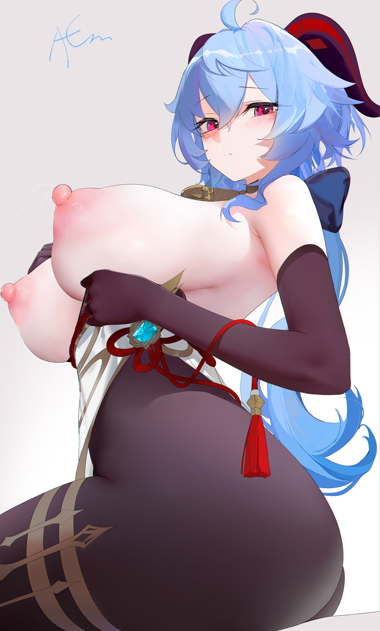 1girl, ahoge, ass, bare shoulders, bell, black gloves, black horns, breasts, commentary request, curled horns, elbow gloves, from side, ganyu (genshin impact), genshin impact, gloves, goat horns, grey background, hair between eyes, highres, horns, huge breasts, long hair, looking at viewer, neck bell, nipples, omone hokoma agm, pink eyes, signature, simple background, sitting, solo