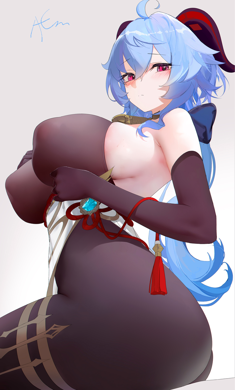 1girl ahoge ass bare_shoulders bell black_gloves black_horns breasts commentary_request curled_horns elbow_gloves from_side ganyu_(genshin_impact) genshin_impact gloves goat_horns grey_background hair_between_eyes highres horns huge_breasts long_hair looking_at_viewer neck_bell omone_hokoma_agm pink_eyes signature simple_background sitting solo