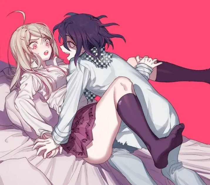 1boy 1boy1girl 1girls akamatsu_kaede bed between_legs blonde_hair clothed confusion danganronpa danganronpa_v3 hand_grab kokichi_ouma leg_grab legs_up nervous on_bed ouma_kokichi pink_background pink_eyes purple_eyes purple_hair rape shirt short_hair straight straight_hair suggestive zuizi