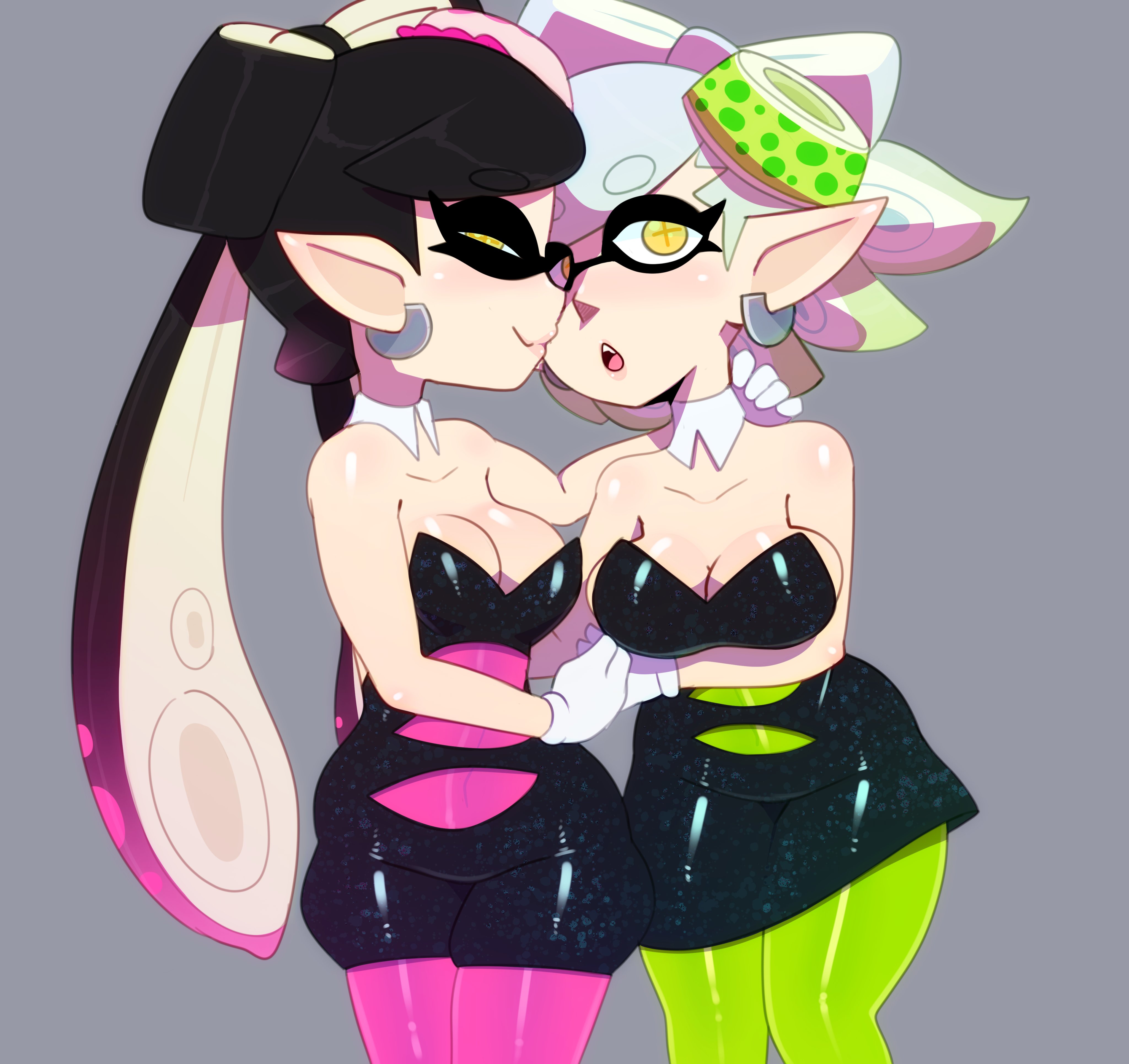 2girls, big breasts, breasts, callie (splatoon), cleavage, cousins, female, female only, grey background, imminent kiss, imminent yuri, incest, inkling, large breasts, looking at viewer, marie (splatoon), nintendo, smooth skin, somescrub, splatoon, splatoon 2, squid sisters, yuri