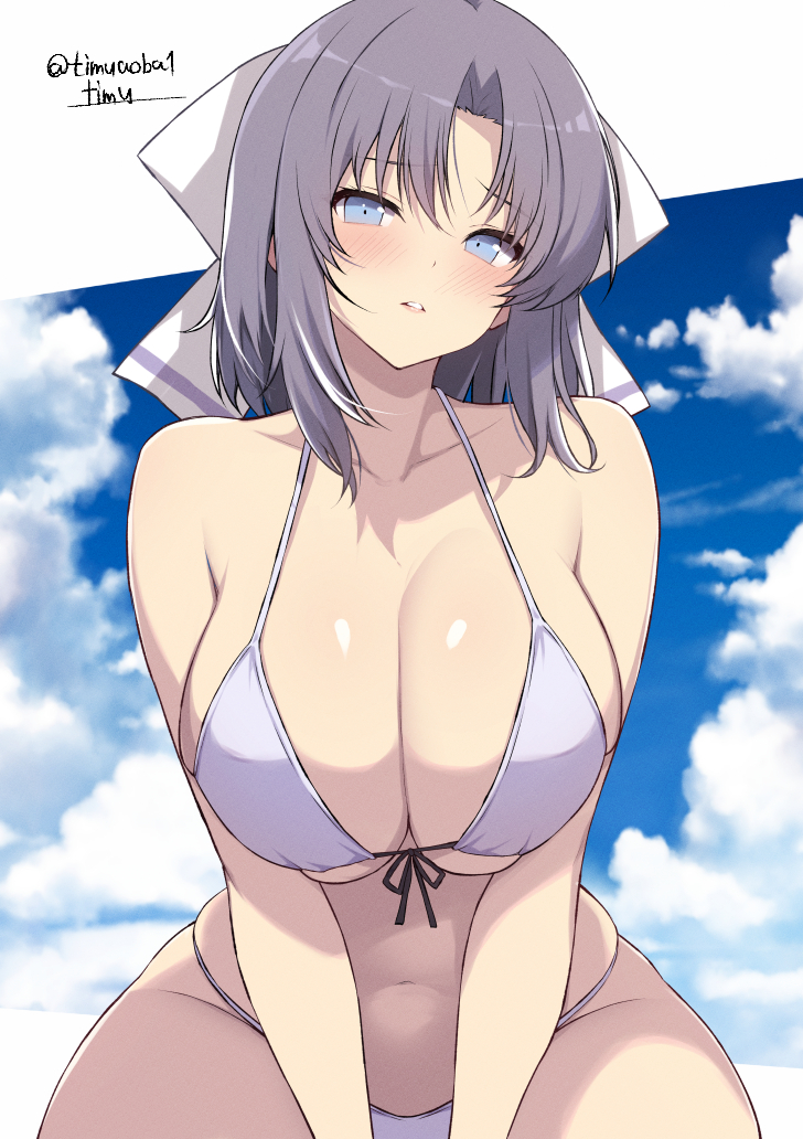 1girl, bare arms, bikini, blue eyes, blue sky, bow, breasts, chimunge, cleavage, collarbone, commentary request, day, grey hair, hair bow, large breasts, leaning forward, letterboxed, looking at viewer, medium breasts, navel, outdoors, parted bangs, parted lips, purple bikini, senran kagura, sky, solo, swimsuit, twitter username, underboob, white bow, yumi (senran kagura)