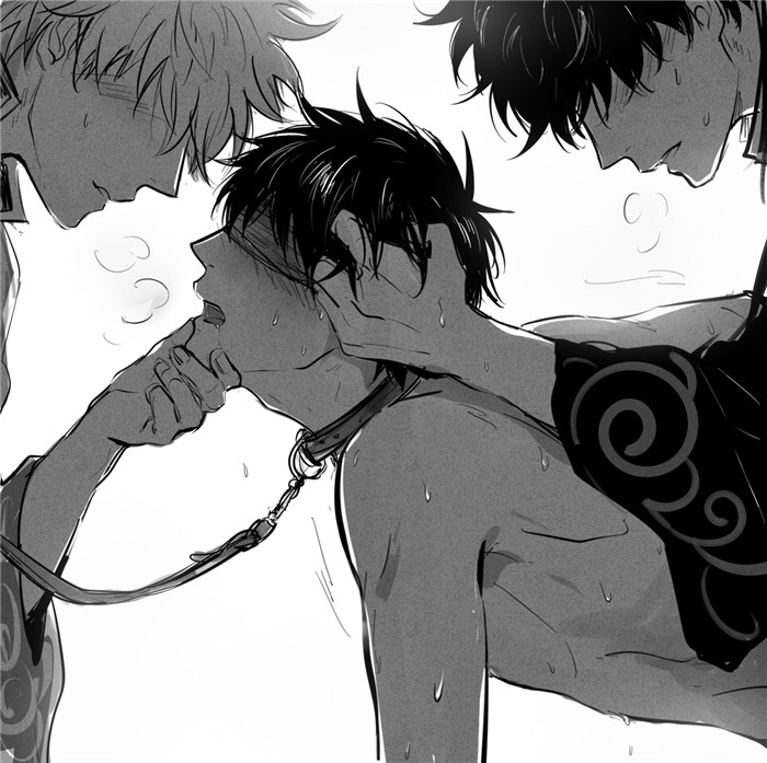 3boys blindfold blush breath collar dual_persona feiqiuxuan from_behind gintama gintoki_sakata hair_grab hand_on_another's_face head_grab hijikata_toshiro holding_face implied_sex leash male male_only mmm_threesome monochrome profile sweat threesome upper_body yaoi