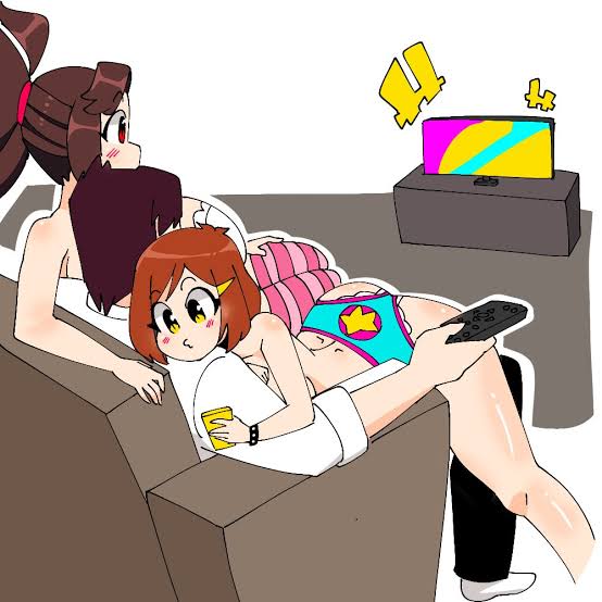 brown_hair hakkim_animation mikkah_(hakkim_animation) misha_(hakkim_animation) red_eyes sitting star_panties striped_legwear tagme watching_tv yellow_eyes