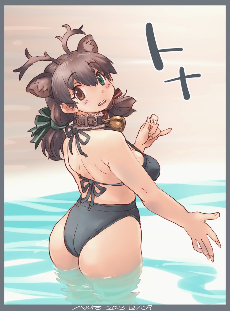 animal_ears antlers ass bikini black_bikini breasts collar deer_ears extra_ears female fur_trim green_eyes grey_hair heterochromia kemono_friends kemono_friends_3 large_breasts long_hair looking_at_viewer multicolored_hair nyororiso_(muyaa) open_mouth partially_submerged red_eyes reindeer_(kemono_friends) reindeer_antlers smile solo swimsuit twintails