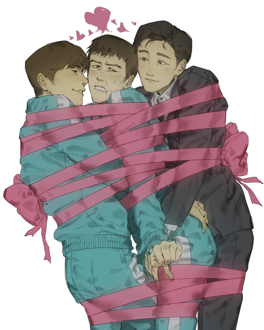 blush bow dubious_consent heart_symbol hwang_in-ho male/male/male ribbon ribbon_bondage sandwich_position sandwiched seong_gi-hun smiling_at_partner squid_game suit suit_and_tie sweatdrop the_recruiter_(squid_game) track_jacket yaoi