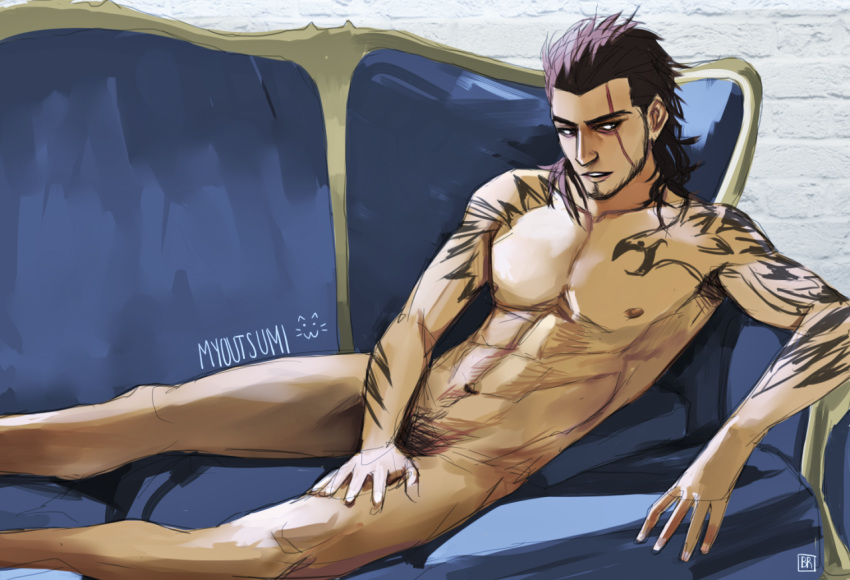 1boy bara couch covering_crotch facial_hair final_fantasy final_fantasy_xv gladiolus_amicitia looking_away lying male_only muscle myoutsumi nude on_couch scar seductive solo tattoo