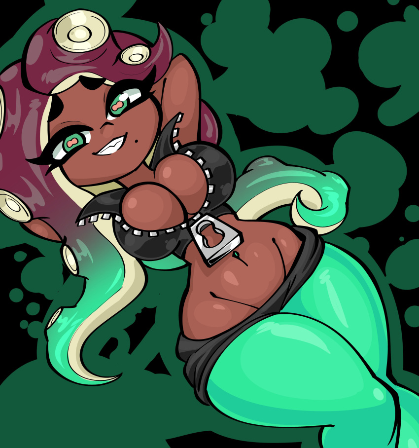 cleavage crop_top dark-skinned_female dark_skin green_eyes jek_korpen large_breasts marina_(splatoon) multicolored_hair navel navel_piercing sleeveless splatoon splatoon_2 tentacle_hair wide_hips zipper