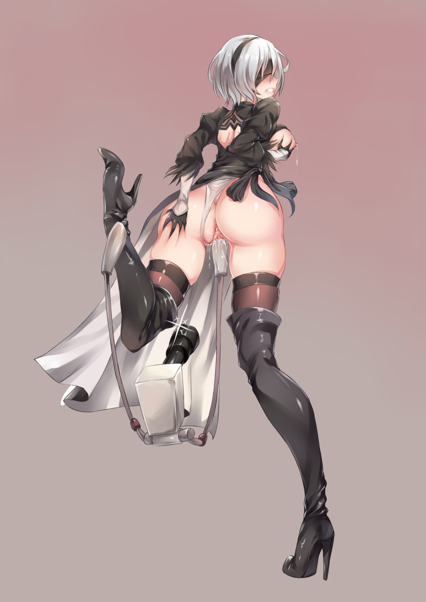 anus ass ass_grab bare_back black_gloves black_legwear blindfold breasts clenched_teeth deep_skin female gloves grabbing_own_ass gradient gradient_background high_heels highres lactation leg_lift legs leotard leotard_aside long_hair medium_breasts multicolored_clothes multicolored_gloves nier nier:_automata pod_(nier) red_background shinkaui short_hair silver_hair teeth thighhighs thighs white_gloves white_leotard yorha_2b