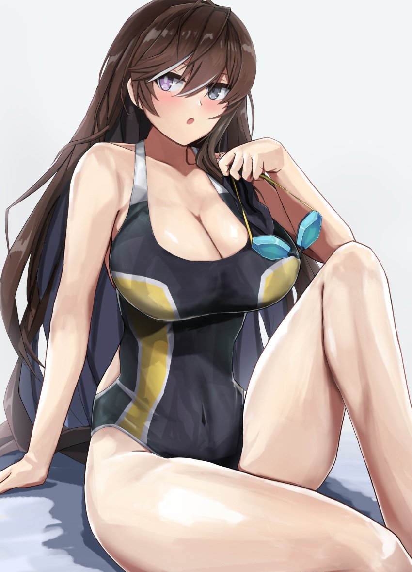 :o absurdres arm_support back_cutout bare_arms bare_shoulders black_one-piece_swimsuit blush breasts bright_pupils brown_hair cleavage clothing_cutout collarbone commentary competition_swimsuit counter:side covered_navel elbow_on_knee english_commentary female goggles grey_background grey_eyes hair_between_eyes heterochromia highres holding holding_goggles karin_wong knee_up large_breasts long_hair looking_to_the_side msto multicolored_hair official_alternate_costume one-piece_swimsuit purple_eyes single_bare_leg sitting solo streaked_hair swimsuit thighs white_hair white_pupils