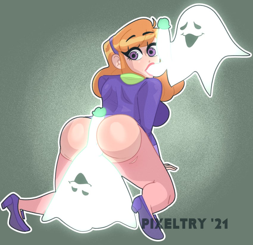 2021 artist_name ball_sucking bottomless buttjob daphne_blake fellatio female ghost green_background hanna-barbera headband male melat0nin mostly_clothed penis pink_lipstick pixeltry purple_eyes red_hair scooby-doo