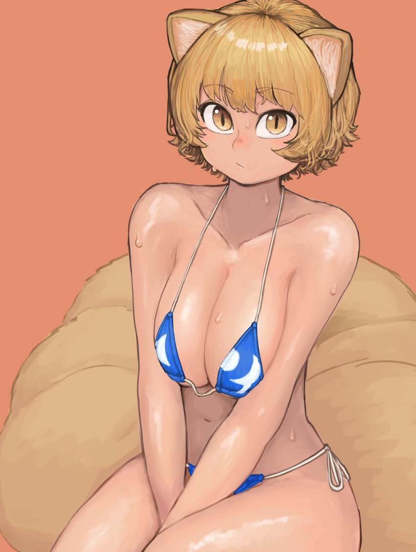 absurdres animal_ears between_legs bikini blonde_hair breasts chanta_(ayatakaoisii) female fox_ears fox_tail hand_between_legs highres kitsune navel ran_yakumo short_hair side-tie_bikini simple_background sitting solo sweat swimsuit tail touhou