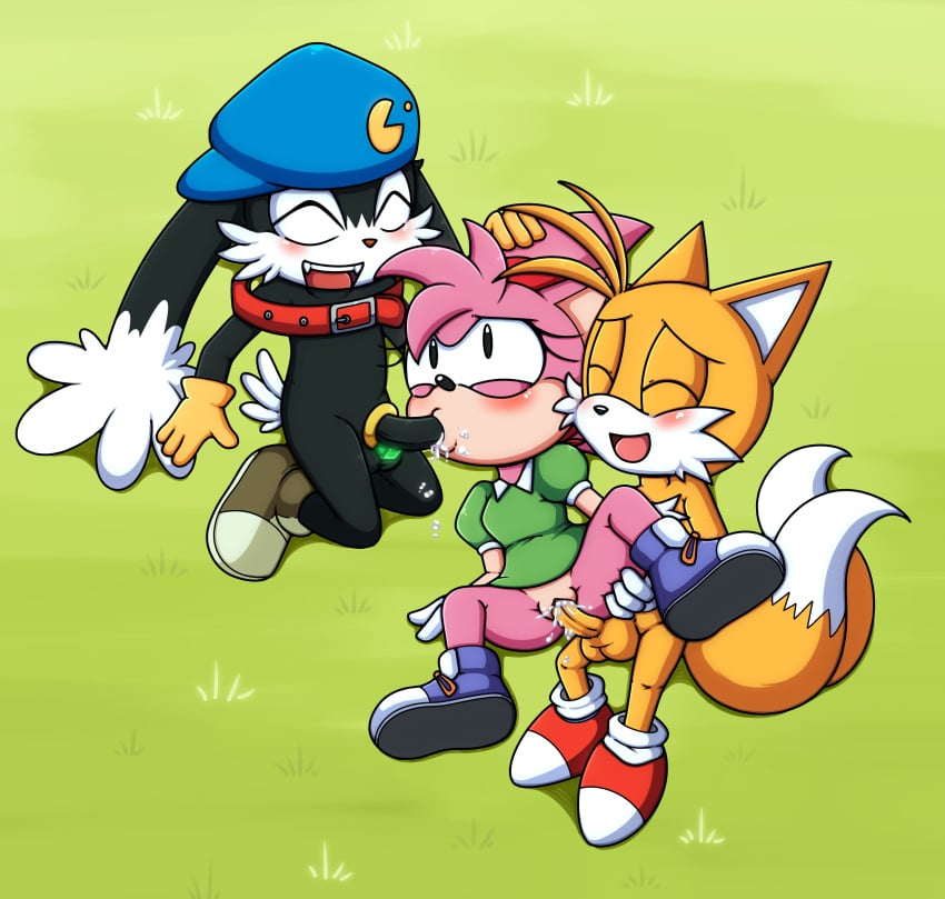 amy_rose blowjob cel_shading classic_amy_rose classic_tails cock_ring cum_in_mouth cum_in_pussy fox furry grass kcn klonoa klonoa_(series) orgasm_face outdoor_sex partially_clothed public sega sonic_(series) sonic_cd suprised tails vaginal_penetration