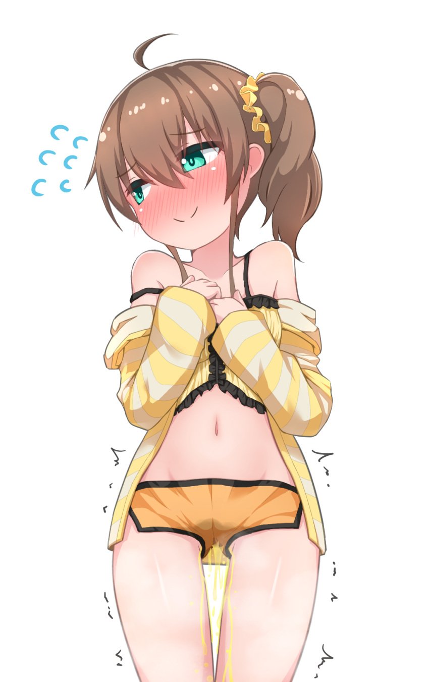 ahoge bare_shoulders bibi_(bibi47881139) blush brown_hair clothes_lift dolphin_shorts female green_eyes hair_ornament hair_scrunchie highres hololive intentional_pants_wetting looking_to_the_side natsuiro_matsuri navel orange_shorts peeing peeing_self scrunchie shirt_lift shorts simple_background smile solo virtual_youtuber white_background yellow_scrunchie