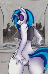 anthro anus bhawk crowd dj eyeswear friendship_is_magic glasses horn jobo37 my_little_pony pussy smile spreading turntable vinyl_scratch_(mlp)