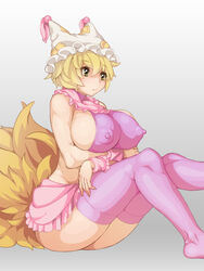 breast_hold breasts crossed_arms erect_nipples highres hody0908 huge_breasts legs pink_legwear puffy_nipples ran_yakumo sideboob simple_background sitting thighhighs thighs touhou zettai_ryouiki