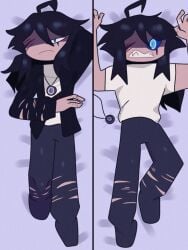 1boy angry bodypillow clothed dakimakura dakimakura_design fundamental_paper_education glowing_eye jacket_removed laying_down long_hair machine_girl_(kaaatie) male male_only miller_(kaaatie) on_bed scars sharp_teeth