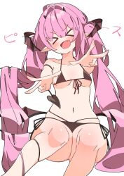 belly belly_button bikini breasts demon_horns demon_tail demon_wings fang hatsune_miku head_wings hip_wings horns legs_together navel peace_sign pink_hair pointy_ears succubus tail thighs_together uruti_2388 vocaloid wings