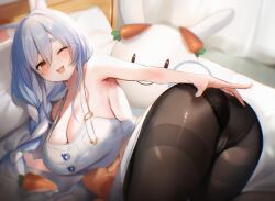 :d ass bedroom cameltoe curtain cushion cute hololive hololive_fantasy hololive_japan huge_breasts lying_on_side maru_ccy on_bed one_eye_closed pantyhose pekomama virtual_youtuber white_wall