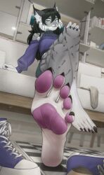 solo solo_focus female female_only clothed clothed_female anthro furry feet humanoid_feet pawpads foot_fetish foot_focus 5_fingers 5_toes pov looking_at_viewer bedroom_eyes offering_to_viewer long_hair black_hair grey_fur feline felid lynx felis_the_lynx_(character) dipstick_limbs countershading ear_tuft inner_ear_fluff cheek_tuft toe_claws toes shoes_removed socks_removed detailed_background hi_res absurd_res kinneru
