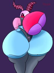 1boy big_ass bubble_butt furry huge_ass hyper_ass moth tagme thick_thighs veevee veevee_(artist) veeveederi wide_hips