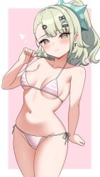 1girl absurdres angels_of_delusion bikini blush border breasts commentary_request green_eyes green_hair hair_ornament hairclip highres looking_at_viewer medium_hair navel pink_background simple_background small_breasts solo stomach striped_bikini striped_clothes sunna_(zenless_zone_zero) swimsuit thighs white_border younger_female zakitaku8311 zenless_zone_zero