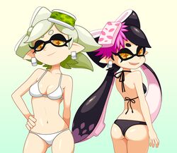 2girls alternate_breast_size bathing_suit bikini black_hair callie_(splatoon) earrings female_only hourglass_figure inkling looking_back marie_(splatoon) medium_breasts splatoon squid_sisters straight_hair white_hair yellow_eyes yuta_agc