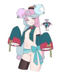 1girl bow bow-shaped_hair breasts character_hair_ornament commentary_request cropped_legs detached_sleeves grin hair_ornament hat highres iono_(fall_2024)_(pokemon) iono_(pokemon) jiang_jiang_(swpv5248) long_hair multicolored_hair navel official_alternate_costume pink_eyes pokemon pokemon_masters_ex pussy raised_inner_eyebrows reference_inset simple_background sleeves_past_fingers sleeves_past_wrists smile teeth twitter_username two-tone_hair white_background