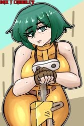 rose_dax p_(motorslice) motorslice 1girls breasts big_breasts green_eyes green_hair short_hair tomboy weapon freckles freckles_on_face goggles gloves solo solo_focus solo_female female female_only female_focus jumpsuit huge_breasts thick_thighs thick