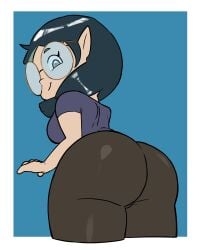 ass ass_focus big_ass black_pants blue_background blue_shirt blue_t-shirt elf_ears from_behind from_below glasses green_eyes hair_over_shoulder large_ass long_eyelashes looking_at_viewer looking_down medium_hair pointy_ears short_sleeves sidelocks simple_background smile smiley_face susto t-shirt the_owl_house tight_clothes twintails two-tone_hair upper_body willow_park