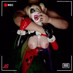 1boy 1girls 3d 3d_animation animated batman:_arkham_knight batman_(series) big_breasts big_hands blender blonde_hair blue_eyes bouncing_breasts choke_hold dark_room dc dc_comics exposed_breasts finger_in_mouth fucked_from_behind fucked_through_clothes harley_quinn harley_quinn_(arkham) harley_quinn_(arkham_knight) harley_quinn_(classic) jiggling_ass jug3d latex male_penetrating_female mask pale_skin recording sex sex_from_behind slobber spit standing_sex tagme tongue_out video