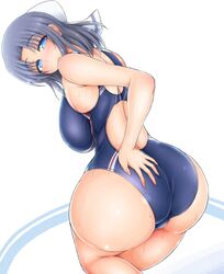 ass bare_shoulders black_hair blue_eyes blue_hair bow breasts competition_swimsuit deep_skin female from_behind hairbow hand_on_ass huge_ass large_breasts long_hair looking_at_viewer looking_back one-piece_swimsuit ponpo senran_kagura senran_kagura_(series) short_hair solo swimsuit wet wet_clothes white_background yumi_(senran_kagura)