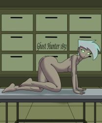 1boy bare_ass bare_legs bare_shoulders bare_thighs barefoot danny_fenton danny_phantom ghosthunter1851(artist) green_eyes looking_at_viewer male naked naked_male nickelodeon nude nude_male on_all_fours side_view white_hair