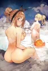 3girls atelier_(series) atelier_ryza bath blonde_hair blush breasts brown_eyes brown_hair hot_spring klaudia_valentz light_skin lila_decyrus nipples nude nude_edit nude_filter onsen puni_(atelier) reisalin_stout silver_hair steam toridamono yellow_eyes