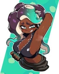 arm_behind_head armpits black_hair breasts cleavage colored_fingertips commentary crop_top dark-skinned_female dark_skin english_commentary female fingerless_gloves gloves gradient_hair green_eyes highres large_breasts laz_gm long_hair marina_(splatoon) marina_ida midriff mole mole_under_mouth multicolored_hair navel nintendo octoling sideboob smile splatoon splatoon_(series) splatoon_2 steam suction_cups sweat tentacle_hair thick_eyebrows zipper_pull_tab