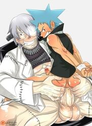 2boys age_difference anal ass_juice black_star bottomless evil_grin franken_stein large_penis lifting multiple_boys penetration restrained sex size_difference soul_eater spreading yaoi