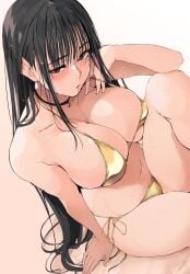 bikini black_choker black_hair breasts brown_eyes choker choppy_bangs cleavage commentary_request earrings elbow_on_knee female gold_bikini golden_week gradient_background hair_in_own_mouth highres jewelry large_breasts light_blush long_hair looking_at_viewer navel original side-tie_bikini_bottom sitting solo swimsuit wet wet_hair zekkyon