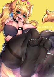 1girls arm_between_breasts arm_under_breasts artist_name bare_shoulders between_breasts black_legwear blonde_hair blush borrowed_design bowsette bracelet breasts choker collar crown dress earrings eyebrows_visible_through_hair feet female finger_to_mouth finger_to_tongue fingernails genderswap green_eyes hair_between_eyes highres horns huge_breasts jewelry long_fingernails looking_at_viewer mario_(series) nail_polish new_super_mario_bros._u_deluxe nintendo nipple_slip nipples open_mouth osiimi pantyhose ponytail pov_feet sharp_teeth short_hair simple_background slit_pupils smile spiked_armlet spiked_bracelet spiked_choker spiked_tail spikes strapless strapless_dress studded_bracelet studded_collar super_crown tail teeth text thick_eyebrows thick_thighs tongue tongue_out watermark yellow_background