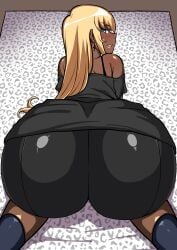 big_ass blonde_hair dark-skinned_female dark_skin female gyaru komusou_(jinrikisha) large_ass maki_somei original solo teenager