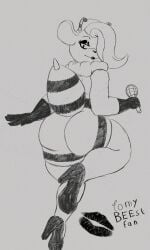 1girls 2025 abdomen antennae_(anatomy) anthro ass bee_costume costume english_text eyeshadow full_body furry hair_over_one_eye high_heels holding_microphone holding_object kiss_mark latex_gloves lipstick looking_back microphone mouse_humanoid neck_tuft one_leg_raised pomme_(rivals_of_aether) rivals_of_aether rodent sketch smile snout solo stinger_(anatomy) thick_thighs zelainthedark
