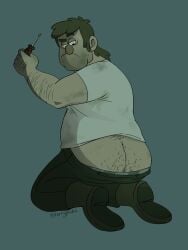 1boy artist_name ass ass butt_crack disney gravity_falls hairy hairy_ass hornyphobic human human_only looking_back male male_only no_visible_genitalia on_knees plain_background screwdriver stanley_pines sweating