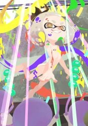 barefoot big_hips bright_light completely_nude completely_nude_female concert confident confidently_naked convenient_censoring covering_crotch crown gold_eyes ink inkling jellyfish_(splatoon) lights looking_at_viewer nipple_piercing nipples nude nude_female off_the_hook_(splatoon) paint pearl_(splatoon) petite petite_body petite_female short_hair small_breasts smiling smiling_at_viewer splatoon splatoon_(series) splatoon_2 tentacle_hair yolticki