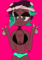 :3 bandana black_bra cute dark-skinned_female eyebrows_visible_through_hair green_eyebrows green_eyes half-closed_eyes looking_at_viewer marina_(splatoon) mole nintendo oto_mono pink_background shiny_breasts splatoon splatoon_2 swimsuit worried