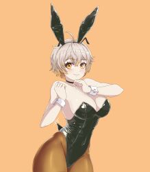 1girls alternate_costume big_breasts bunny_ears bunnysuit cleavage female female_focus female_only highres indie_virtual_youtuber latam_virtual_youtuber light-skinned_female light_skin looking_at_viewer merochibee short_hair simple_background smiling smiling_at_viewer standing two_tone_hair virtual_youtuber vtuber vtuberfanart white_hair yellow_eyes