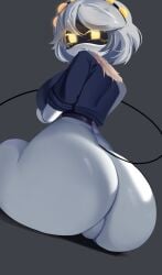 alaki_zezo ass ass_focus big_ass big_thighs female female_only murder_drones robot robot_girl short_hair silver_hair solo v_(murder_drones) withe_body yellow_eyes