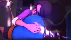 2girls 3d ass ass_pillow ass_worship big_ass butt_pillow female_face_near_ass fempyro glasses hand_on_ass head_on_ass head_rest latex miss_pauling pyro rule_63 source_filmmaker team_fortress_2 thick_ass thick_thighs thigh_boots ughhh..._vinyl! valve yuri